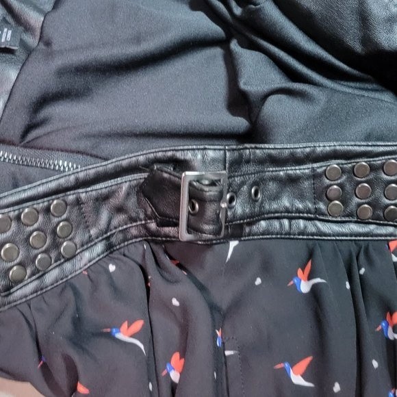 Torrid Hummingbird Faux Leather Waist Skirt Size 14 - Picture 5 of 6